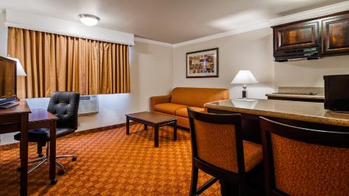 Lompoc Valley Inn and Suites in Lompoc (CA)