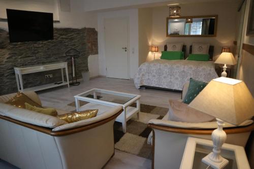 Winzerhauschen am Brunnen in Kobern-Gondorf