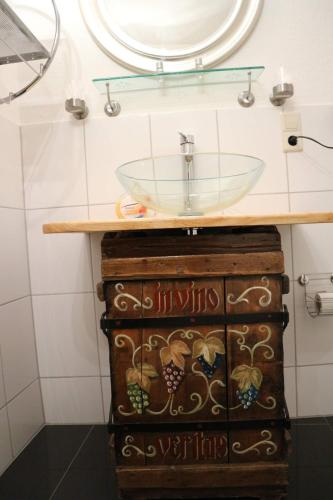 Winzerhäuschen am Brunnen - image 11