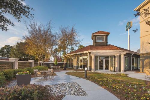 La Quinta Inn & Suites by Wyndham Shreveport Airport