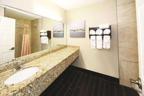 La Quinta Inn by Wyndham Sandusky near Cedar Point in Sandusky, USA