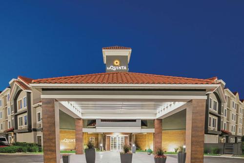 La Quinta Inn & Suites by Wyndham Fort Worth North