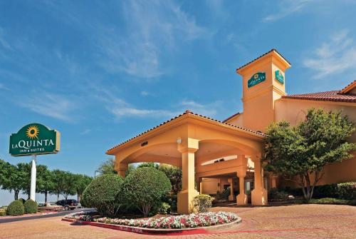 La Quinta by Wyndham Dallas DFW Airport North 