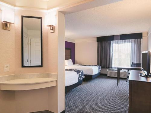 2 double beds