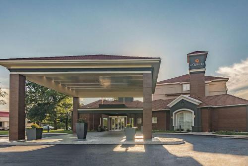 2 Double Beds, Mobility/Hearing Accessible Room, Courtyard View, Non-Smoking