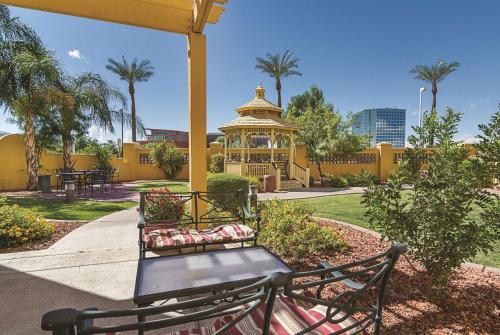 Facilities, La Quinta Inn & Suites by Wyndham Phoenix Mesa West in West Mesa