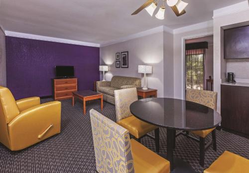 La Quinta Inn & Suites by Wyndham San Marcos