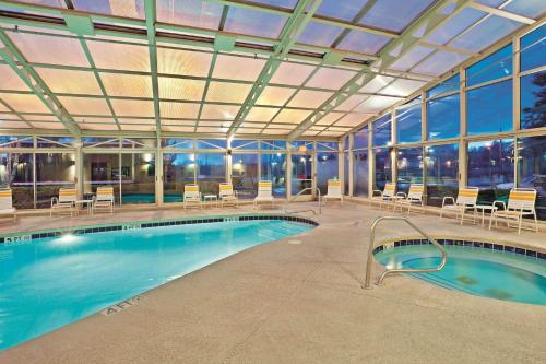 La Quinta by Wyndham Mansfield OH - image 5