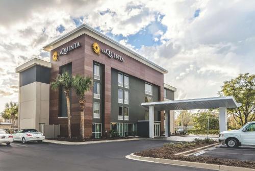 La Quinta Inn & Suites by Wyndham Myrtle Beach at 48th Avenue