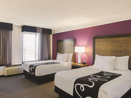 2 double beds