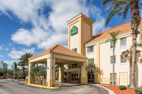 La Quinta by Wyndham Orlando Universal area