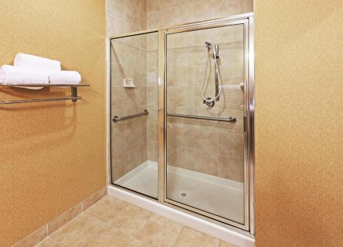 La Quinta Inn & Suites by Wyndham Longview North - image 6