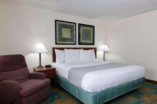 La Quinta Inn by Wyndham Chicago Willowbrook in Willowbrook, USA