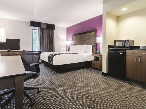La Quinta by Wyndham Myrtle Beach - N. Kings Hwy - image 12