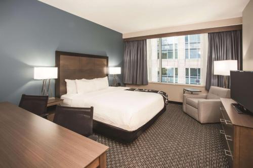 La Quinta Inn & Suites by Wyndham Chicago Downtown