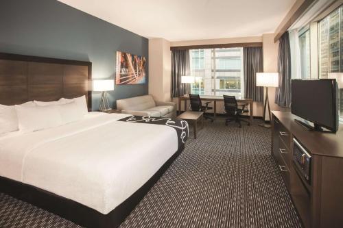 La Quinta Inn & Suites by Wyndham Chicago Downtown