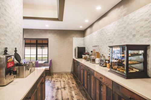 La Quinta by Wyndham Chambersburg - image 8