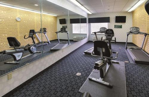 La Quinta by Wyndham Dallas - Hutchins - image 8