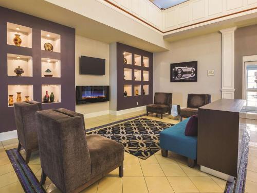 La Quinta by Wyndham Bowling Green - image 6