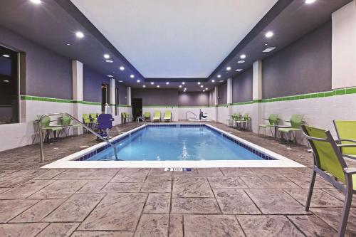 La Quinta by Wyndham College Station South - image 9