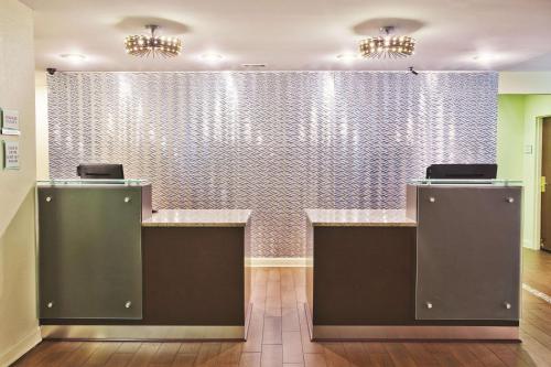 La Quinta by Wyndham Florence in Florence, USA