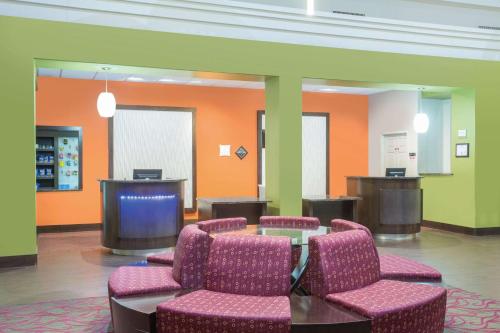 La Quinta by Wyndham Conference Center Prescott - image 6