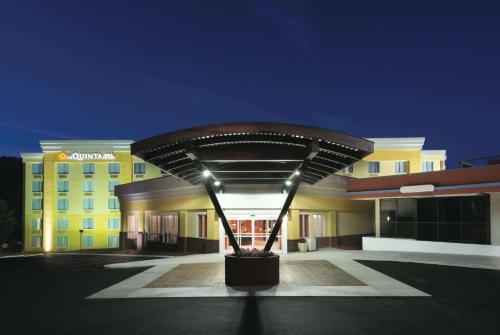 La Quinta Inn & Suites by Wyndham Lynchburg At Liberty Univ.