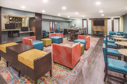 La Quinta by Wyndham O'Fallon, IL - St. Louis