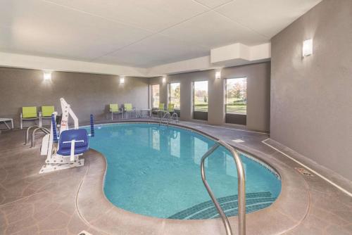 La Quinta Inn & Suites by Wyndham Louisville East