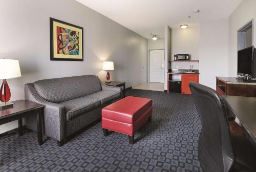 La Quinta Inn & Suites by Wyndham South Dallas - Hutchins