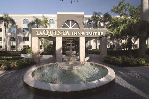 La Quinta by Wyndham Coral Springs South - main image