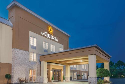 La Quinta Inn & Suites by Wyndham Knoxville North I-75