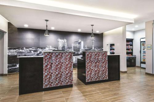 La Quinta by Wyndham San Antonio by Frost Bank Center in San Antonio, USA
