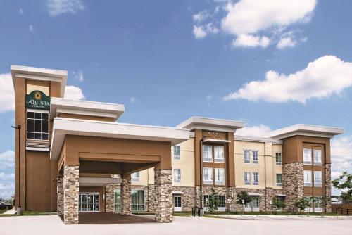 La Quinta Inn & Suites by Wyndham San Antonio by AT&T Center