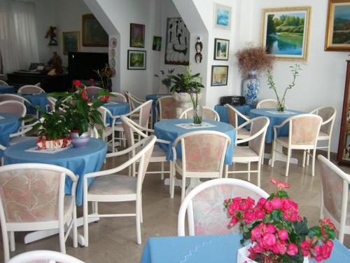 Hotel Villa Carla - image 2