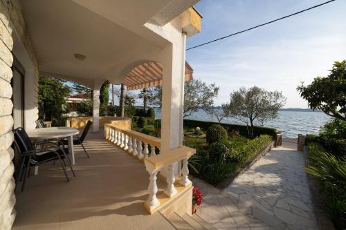 Villa Petar 1 - 10m from sea