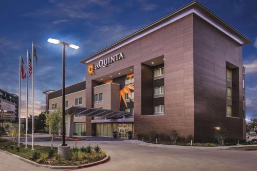 Facilities, La Quinta Inn & Suites by Wyndham Dallas - Richardson in Park Central