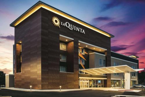 Faciliteiten, La Quinta Inn & Suites by Wyndham McDonough in McDonough