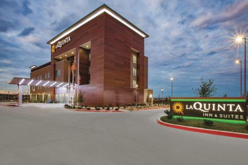 La Quinta by Wyndham San Marcos Outlet Mall - Hotel - San Marcos