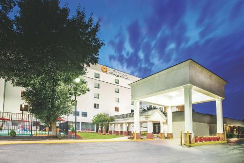 La Quinta Inn & Suites by Wyndham DC Metro Capital Beltway in Capitol Heights, USA