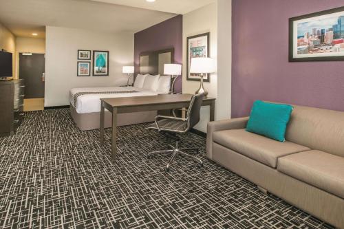 La Quinta Inn & Suites by Wyndham Dallas - Richardson