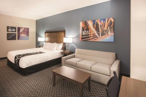 La Quinta Inn & Suites by Wyndham Chicago Downtown image 25
