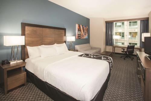 La Quinta Inn & Suites by Wyndham Chicago Downtown