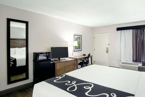 La Quinta Inn & Suites by Wyndham West Palm Beach - Florida Turn