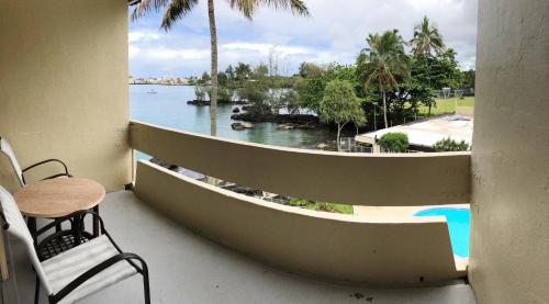 ระเบียง/ชานเรือน, ไฮโล รีดส์ เบย์ โฮเต็ล (Hilo Reeds Bay Hotel) in ฮีโล