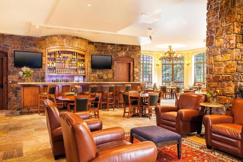 Pub/Lounge, Tivoli Lodge in Vail (Colorado)