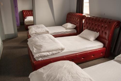 Photo - Backpackers Imperial Hotel