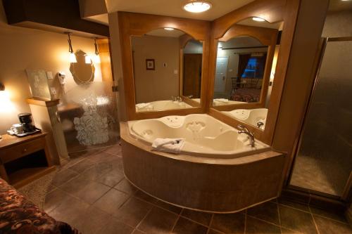 King Suite with Spa Bath