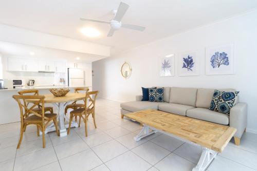 The White House Port Douglas - image 5