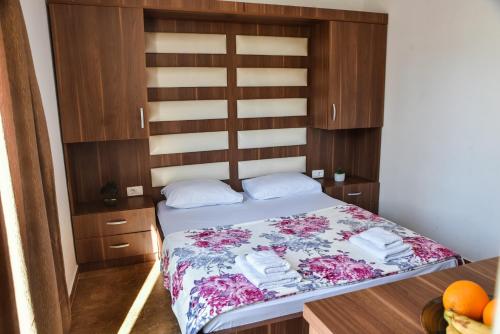 Riva — Photo 2